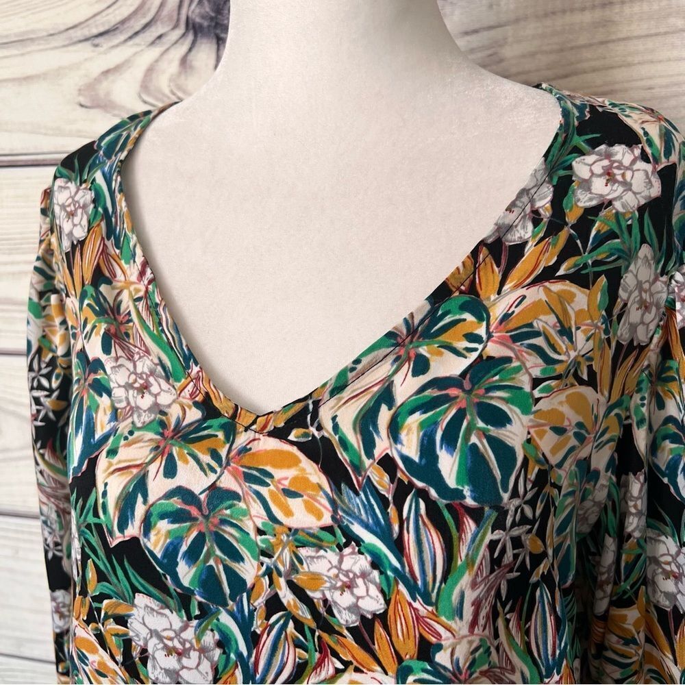 Halogen Tropical Floral Leaf Patterned V Neck Blo… - image 2
